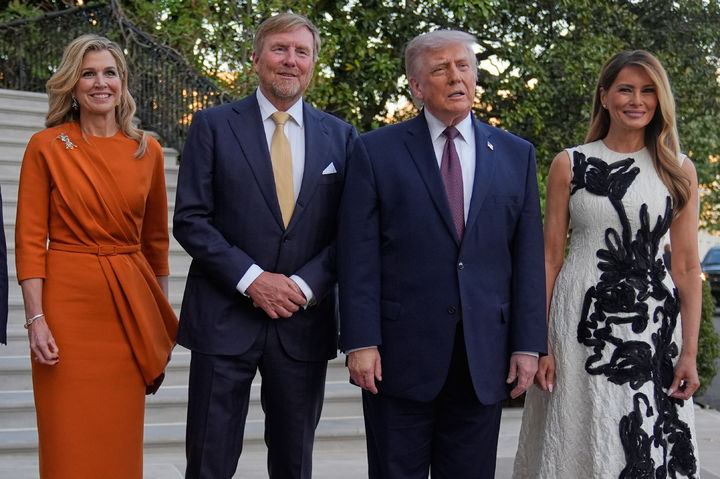 [워싱턴=AP/뉴시스]백악관을 방문한 네덜란드 빌럼 국왕 부부(왼쪽)와 트럼프 대통령 부부. 2026.04.14.