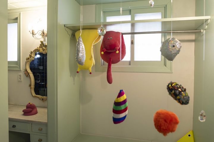 《이정윤: 노래하는 집》 전시 전경 성북구립미술관 제공  *재판매 및 DB 금지