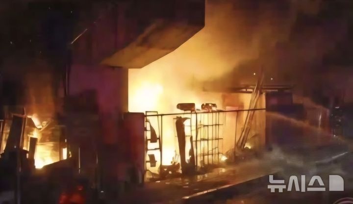 [양주=뉴시스] 화재 현장. (사진=경기도북부소방재난본부 제공) 2026.04.14 photo@newsis.com