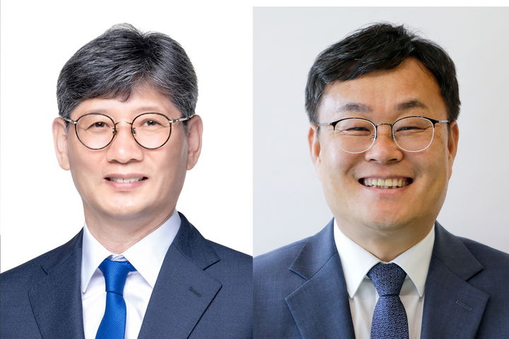 왼쪽부터 최훈식 현 장수군수, 장영수 전 장수군수. *재판매 및 DB 금지