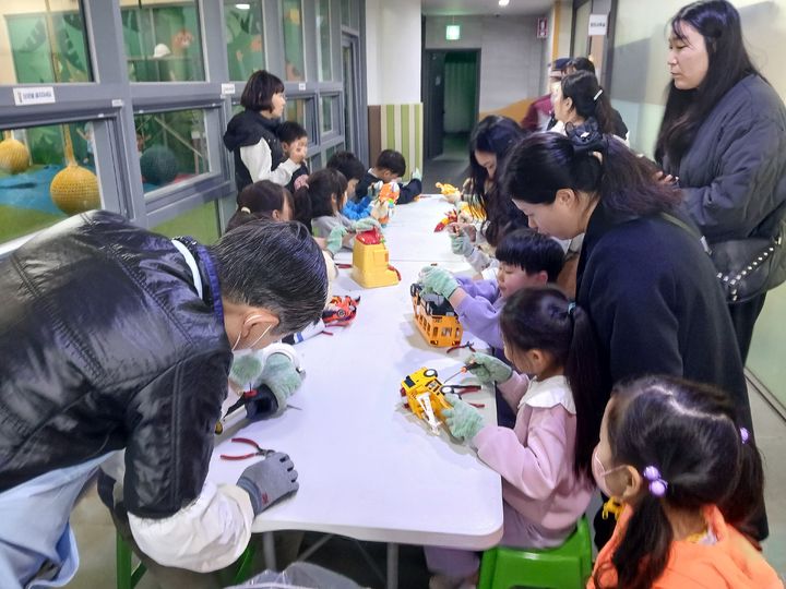 [울산=뉴시스] 2025년 지구의 날 행사 모습. (사진=울산시설공단 제공) 2026.04.14. photo@newsis.com *재판매 및 DB 금지