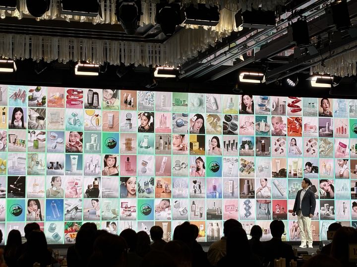 [서울=뉴시스] 권민지 기자 = 메가데뷔에 참여한 브랜드를 소개하는 김재돈 이베이재팬 마케팅본부 본부장 2026.04.14. ming@newsis.com *재판매 및 DB 금지