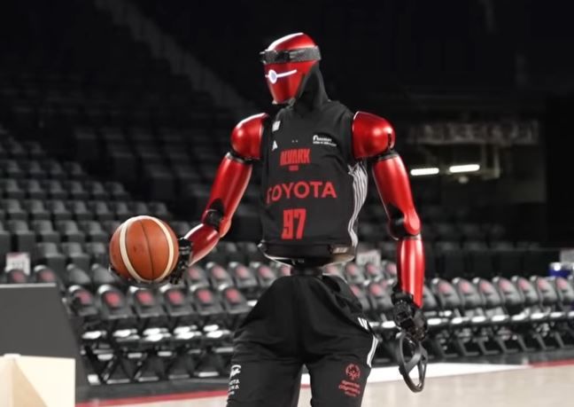 [서울=뉴시스] 일본 도요타자동차의 신형 로봇 '큐 세븐'이 공개됐다. 사진 도요타 엑스 캡처 *재판매 및 DB 금지