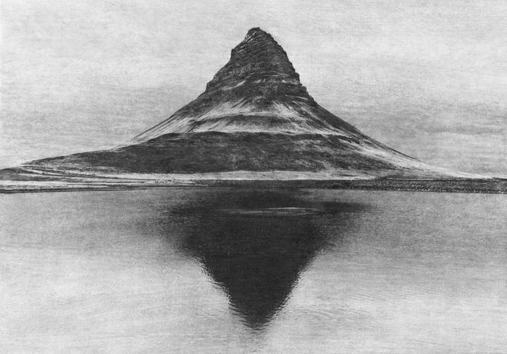 Jungjin Lee  Unseen #62  2024  Archival pigment print  109 x 152 cm Ed. 3+2AP  Courtesy of the artist and PKM Gallery.  *재판매 및 DB 금지