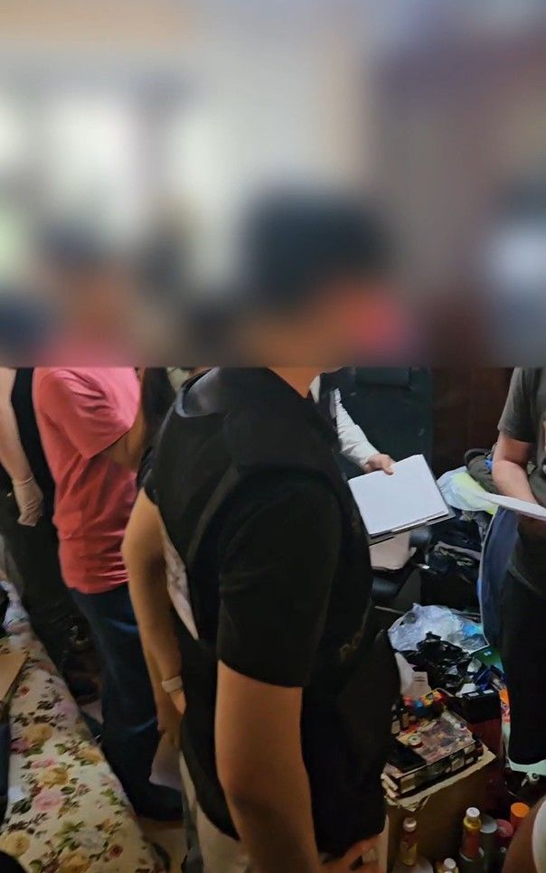 경찰이 카자흐스탄 수사기관과 공조해 현지에서 피의자 주거지를 압수수색 하는 모습. (사진=경기남부경찰청 제공) *재판매 및 DB 금지