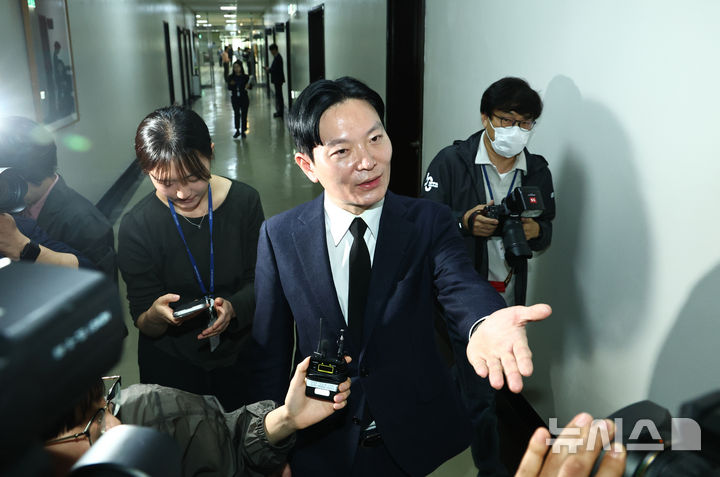 [서울=뉴시스] 김명년 기자 = 진술 회유를 시도했다고 지목된 박 부부장검사는 해당 의혹과 관련해 공개적으로 불편한 기색을 내비치고 있다. 2026.05.05. kmn@newsis.com