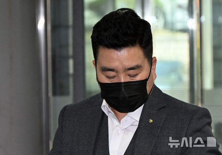 법원 출석하는 김현태 전 707 특수임무단장