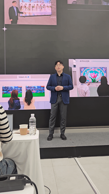 남주현 기자 = 용석우 사장은 15일 열린 '더 퍼스트룩 서울 2026' 행사에서" AI TV는 선택이 아니라 TV의 기준이 될 것이며 삼성이 AI TV의 표준이 될 것"이라고 말했다. *재판매 및 DB 금지