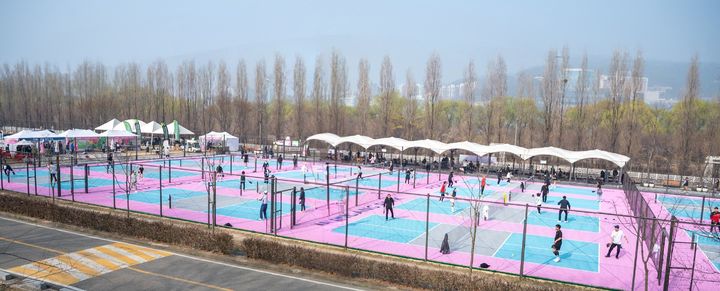 [서울=뉴시스]광나루한강공원 피클볼장. (사진=서울시 제공) 2026.04.15. photo@newsis.com *재판매 및 DB 금지