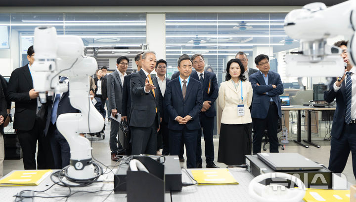 전북대 간 국가AI전략위, 피지컬AI 실증랩 봤다…AX점검