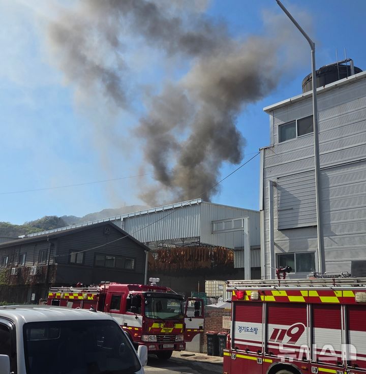 [동두천=뉴시스] 화재 현장. (사진=경기도북부소방재난본부 제공) 2026.04.15. photo@newsis.com