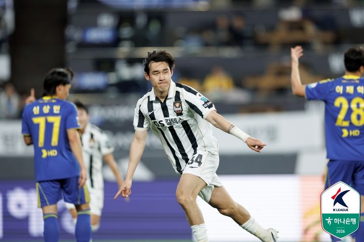 [서울=뉴시스]K리그1 FC서울 송민규 멀티골 폭발. (사진=한국프로축구연맹 제공)