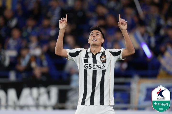 [서울=뉴시스]프로축구 서울 후이즈 데뷔골. (사진=한국프로축구연맹 제공)