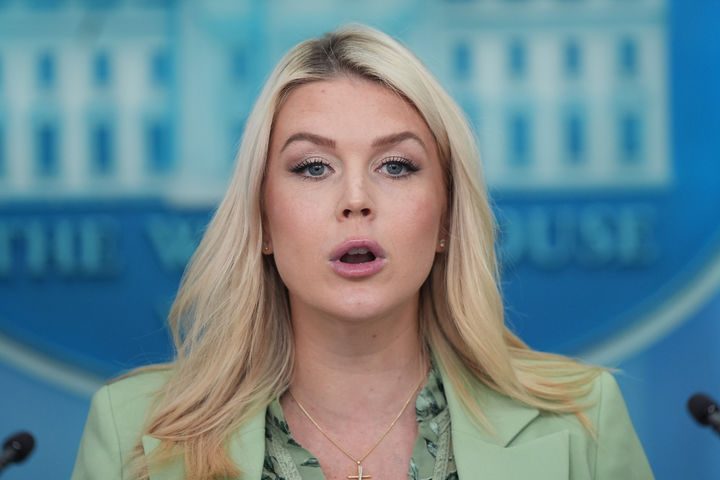 [워싱턴=AP/뉴시스]캐럴라인 레빗 백악관 대변인이 15일(현지 시간) 백악관 정례브리핑에서 발언하고 있다. 2026.04.16.