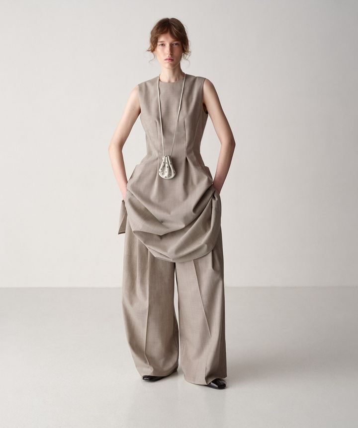 [서울=뉴시스] 구호 2026년 봄·여름 시즌 캠페인 화보 . (사진=삼성물산 제공) *재판매 및 DB 금지