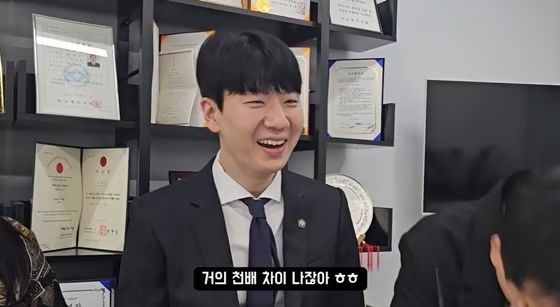 [서울=뉴시스] MBC 공채 개그맨 신완순이 변호사로 전직한 근황을 전했다. (사진 = 유튜브 캡처) 2026.04.16. photo@newsis.com *재판매 및 DB 금지