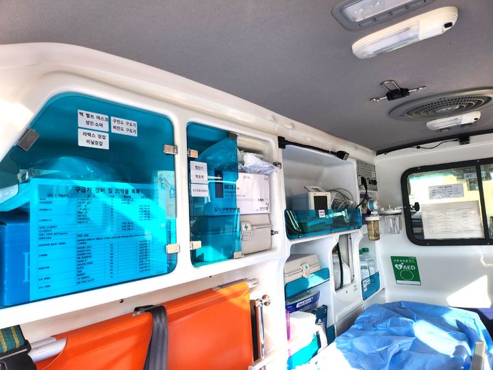 [횡성=뉴시스] 구급차 현장 점검. (사진=횡성군 제공) 2026.04.16. photo@newsis.com *재판매 및 DB 금지