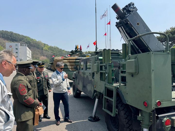 SNT다이내믹스, 해병대사령부서 120㎜ 박격포 체계 전시