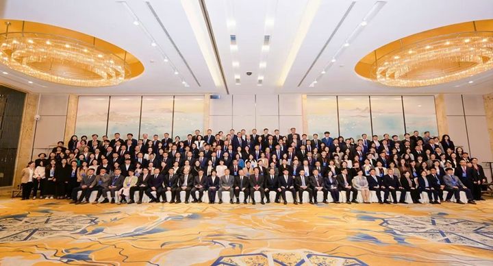 [서울=뉴시스]제20회 한중 지방정부 교류회의 및 제22회 K2H국제교류공무원 세미나 참가자 단체사진. 사진 대한민국시도지사협의회 *재판매 및 DB 금지