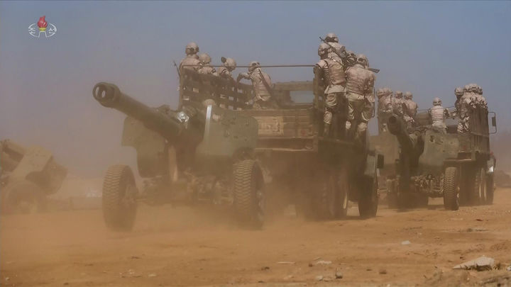 [서울=뉴시스] 북한 조선중앙TV는 김정은 국무위원장이 김일성 주석의 생일(태양절·4월 15일)을 맞아 포사격 경기를 참관했다고 16일 보도했다. (사진=조선중앙TV 캡처) 2026.04.16. photo@newsis.com *재판매 및 DB 금지