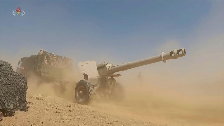 [서울=뉴시스] 북한 조선중앙TV는 김정은 국무위원장이 김일성 주석의 생일(태양절·4월 15일)을 맞아 포사격 경기를 참관했다고 16일 보도했다. (사진=조선중앙TV 캡처) 2026.04.16. photo@newsis.com *재판매 및 DB 금지