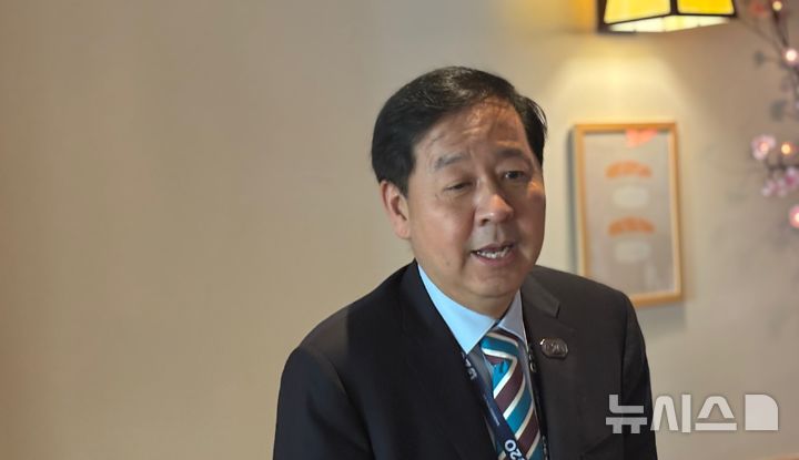 [워싱턴=뉴시스]이윤희 특파원 = 구윤철 경제부총리 겸 재정경제부 장관이 16일(현지 시간) 미국 워싱턴DC 인근에서 주요 20개국(G20) 재무장관회의 및 국제통화기금(IMF)·세계은행(WB) 춘계회의 참석을 계기로 특파원 간담회를 열고 발언하고 있다. 2026.04.17.