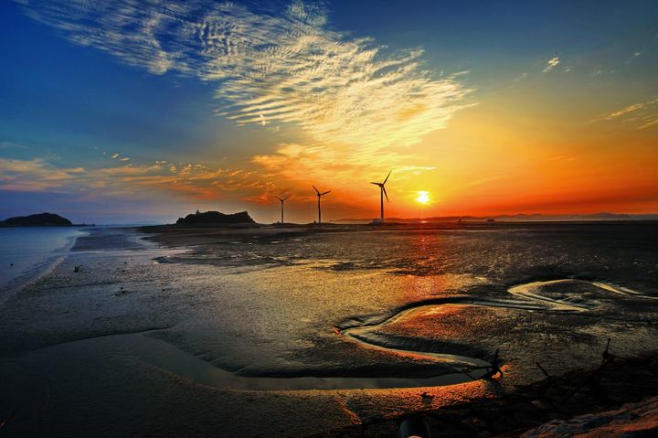 [안산=뉴시스] 안산시 대부도 탄도항 일몰 전경. (사진=안산시 제공) 2026.04.17. photo@newsis.com *재판매 및 DB 금지