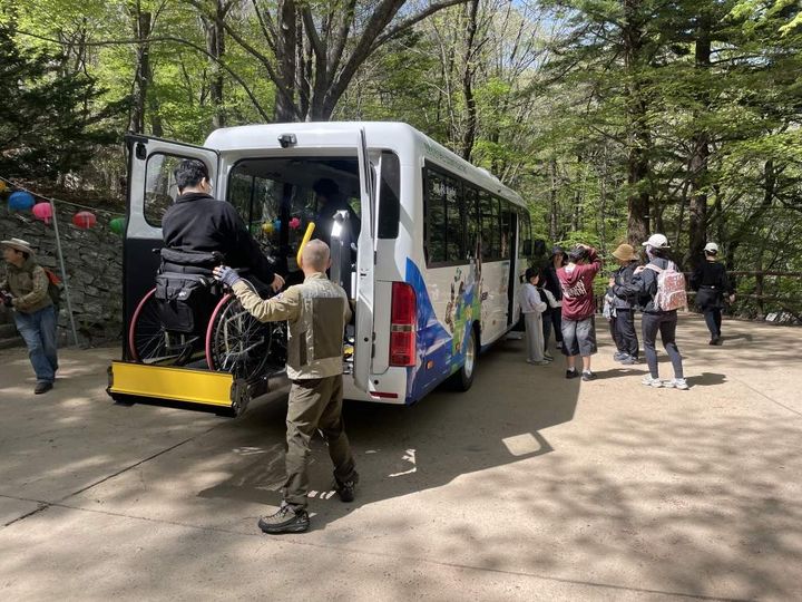 덕유산국립공원 '친환경 전기셔틀버스'(사진= 덕유산국립공원사무소 제공) *재판매 및 DB 금지