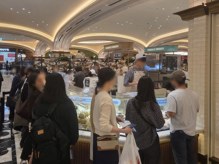 [서울=뉴시스] 신세계백화점 강남점 지하1층 스위트파크 월간빵지순례 팝업스토어. (사진=신세계백화점 제공) *재판매 및 DB 금지