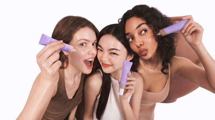 [서울=뉴시스] 미샤 보라비비 'M 퍼펙트 커버 세럼 BB크림' 화보 (사진=에이블씨앤씨 미샤 제공) 2026.04.19. photo@newsis.com *재판매 및 DB 금지