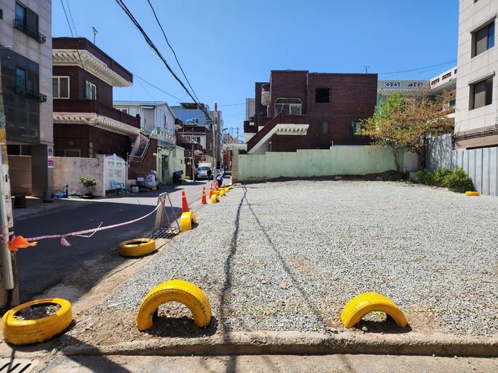 [울산=뉴시스] 임시주차장이 조성된 울산 동구 일산동 555-55번지 일원. (사진=동구 제공) 2026.04.17. photo@newsis.com *재판매 및 DB 금지