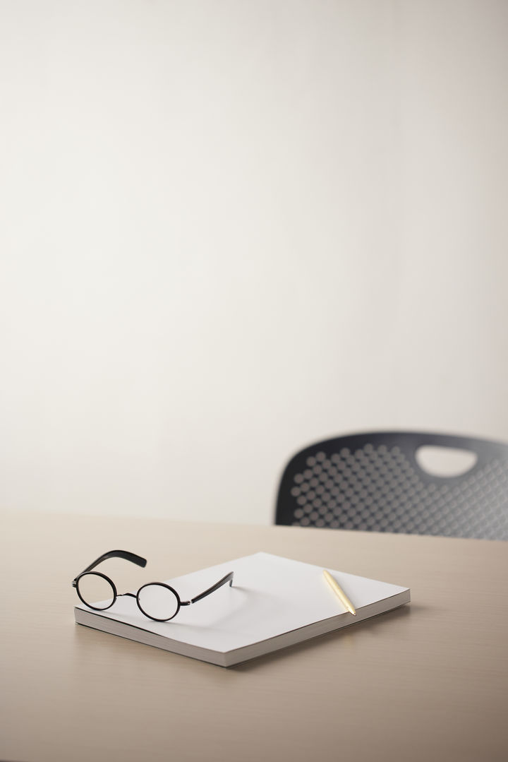 [서울=뉴시스] 상습적으로 숙제를 미루던 중국의 한 초등학생이 어머니의 '약속 이행'으로 경찰서에서 숙제를 마치는 일이 벌어졌다. (사진=유토이미지)