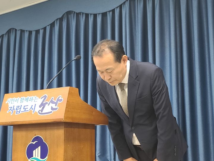 [6·3군산]김영일, '허위 문자' 전격 사과 "본의 아니었다, 깊이 반성" - 뉴스 썸네일 이미지