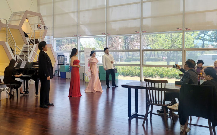 [광주=뉴시스] 광주시립오페라단 찾아가는 공연. (사진=광주시립오페라단 제공). photo@newsis.com *재판매 및 DB 금지