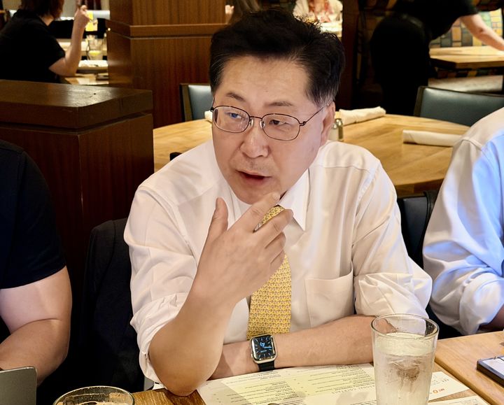 [워싱턴=뉴시스] 최지영 국제통화기금(IMF) 신임 이사가 16일(현지시간) 미국 워싱턴D.C에서 열린 동행기자단 간담회에서 발언하고 있다. 그는 한국의 올해 경제성장률 전망이 추가경정예산 등 발빠른 정책 대응 효과로 1.9%를 유지했지만, 물가 상승 압력과 하방 리스크는 여전히 크다고 진단했다. (사진 = 공동 취재단 제공) 2026.04.16. *재판매 및 DB 금지