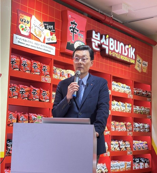 [도쿄=뉴시스] 이혜원 기자 = 15일 일본 도쿄 하라주쿠 '신라면 분식'에서 진행된 기자간담회에서 김대하 농심재팬 법인장 부사장이 발언하고 있다. *재판매 및 DB 금지