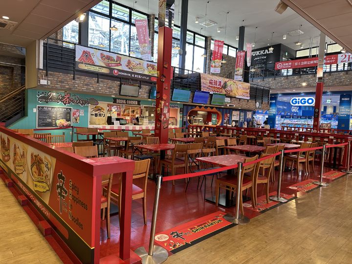 [야마나시=뉴시스] 이혜원 기자 = 16일 일본 야마나시현 후지요다시에 위치한 놀이동산 '후지큐 하이랜드' 푸드코트가 신라면과 협업했다. *재판매 및 DB 금지