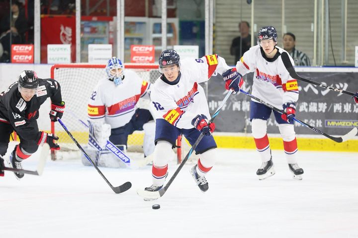 [서울=뉴시스] 일본과 경기하는 남자 아이스하키. (사진=대한아이스하키협회 제공) 2026.04.18. photo@newsis.com *재판매 및 DB 금지
