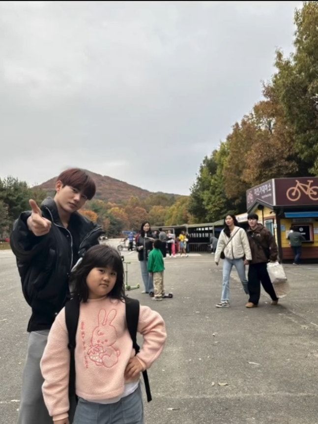 [서울=뉴시스] 방송인 함소원의 전남편 진화, 딸 혜정. (사진=함소원 인스타그램) 2026.04.18. photo@newsis.com *재판매 및 DB 금지