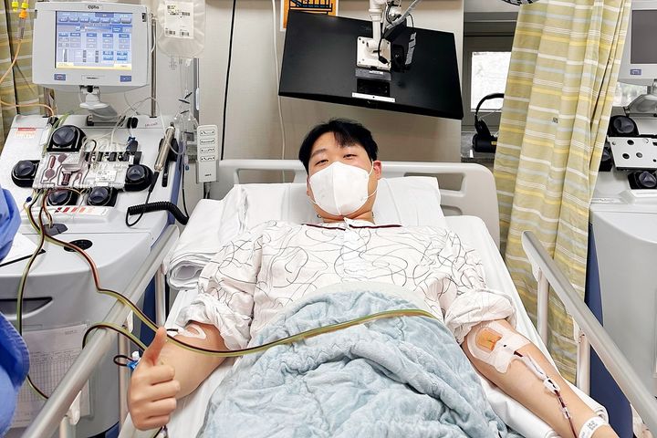 [서울=뉴시스] 조혈모세포 이식을 준비하고 있는 김상윤 주무관. (사진=양천구 제공) 2026.04.19. *재판매 및 DB 금지