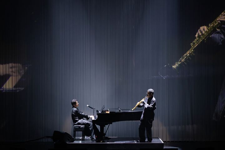 [서울=뉴시스] 이적·김진표 '패닉'. (사진 = 뮤직팜 엔터테인먼트 제공) 2026.04.19 photo@newsis.com *재판매 및 DB 금지