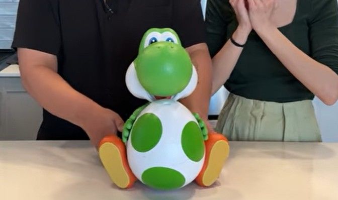 [서울=뉴시스] 지난 18일 홍콩 사우스차이나모닝포스트(SCMP)는 미국 영화 업계가 팝콘 용기 사업에 집중하고 있다고 보도했다. 최근 미국에서 '슈퍼 마리오 갤럭시' 영화가 개봉하면서 요시, 루마리, 쿠파 등 등장 캐릭터를 바탕으로 제작한 팝콘 용기도 판매되기 시작했다. (사진='Our Guilty Collections' 유튜브 채널 캡처)