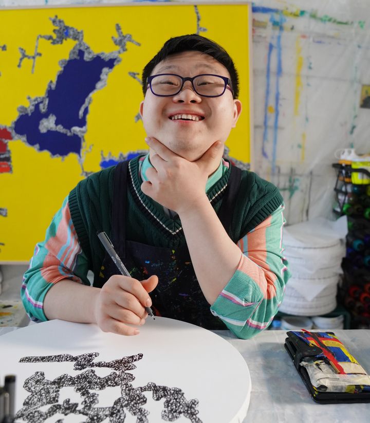 [대구=뉴시스] 김현우 화가. (사진=행복북구문화재단 제공) 2026.04.20. photo@newsis.com *재판매 및 DB 금지