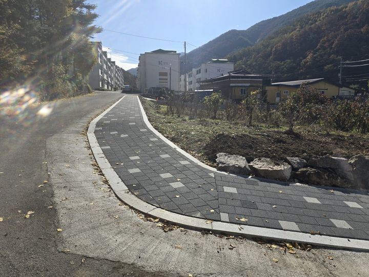 [삼척=뉴시스] 강원 삼척시 도계읍 도계4리 보행로 개설. (사진=삼척시 제공) 2026.04.20. photo@newsis.com *재판매 및 DB 금지