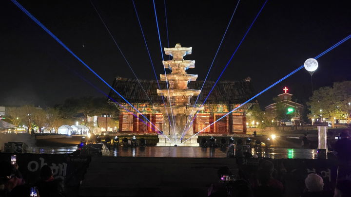 [부여=뉴시스] 충남 부여 정림사지에서 국가유산야행 행사가 열리고 있다. (사진=부여군 제공) 2026.04.20. photo@newsis.com&nbsp; *재판매 및 DB 금지