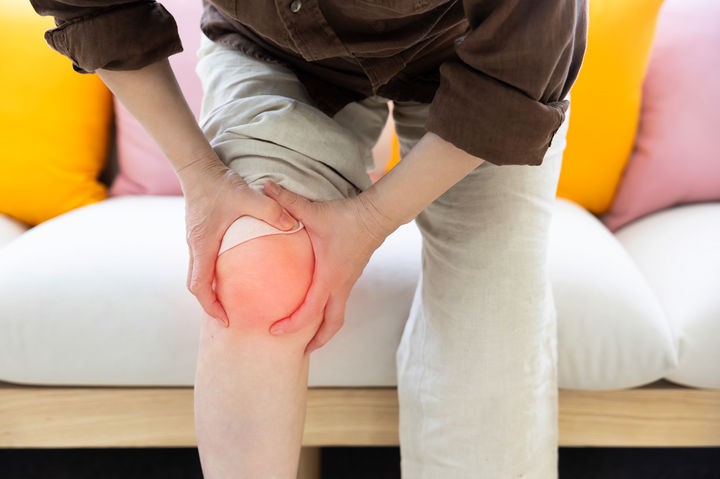 [서울=뉴시스] 지난 19일(현지시각) 미국 뉴욕포스트는 학술지 '사이언티픽 리포트'에 게재된 연구를 인용해서 생리혈이 골관절염 치료에 도움을 줄 수 있다고 보도했다. (사진=유토이미지)