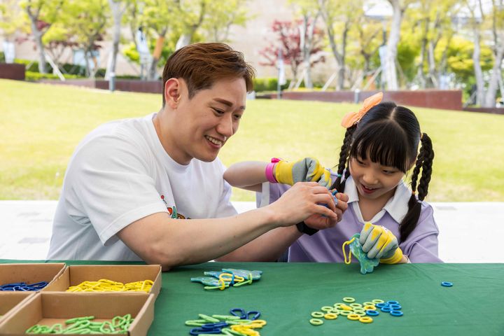 ‘2024 아이소리 페스티벌’의 업사이클링 키링 체험 프로그램. (사진=파라다이스 그룹) *재판매 및 DB 금지