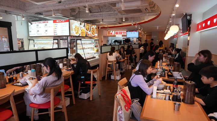 더본코리아가 일본 도쿄 신오쿠보에 오픈한 마라탕 전문점 '마라백'의 모습. (사진=더본코리아 제공) *재판매 및 DB 금지