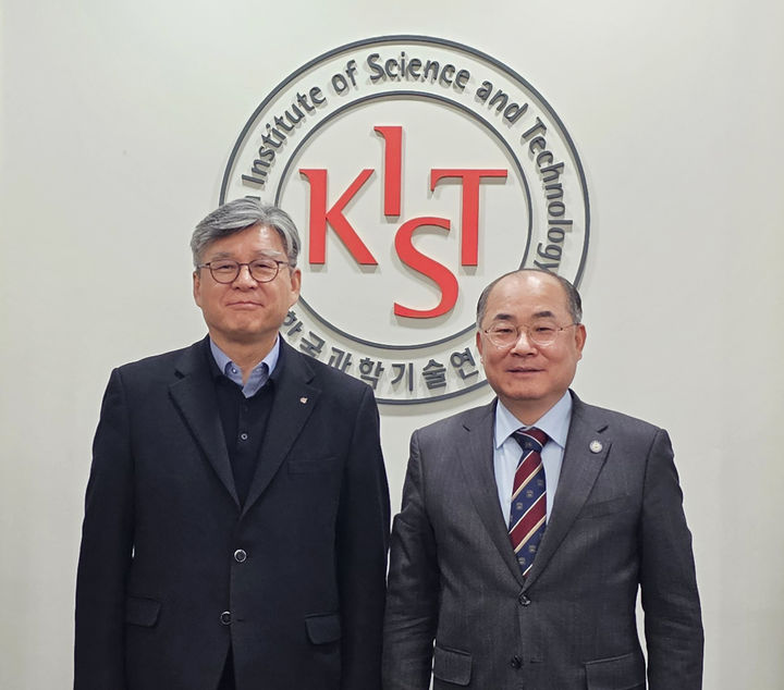 [부산=뉴시스] 부산대학교는 KIST(한국과학기술연구원)와 국가균형 성장을 위한 지역대학 육성과 지역 산업 경쟁력 강화를 위해 교육·연구 협력체계를 구축하기로 했다고 20일 밝혔다. (사진=부산대 제공) 2026.04.20. photo@newsis.com *재판매 및 DB 금지