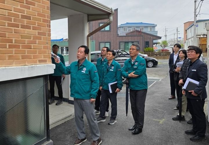 [보령=뉴시스] 관내 자연재해 피해 발생 우려지역을 점검하는 충남 보령시 장진원 부시장. (사진=보령시 제공) 2026.04.20. photo@newsis.com *재판매 및 DB 금지